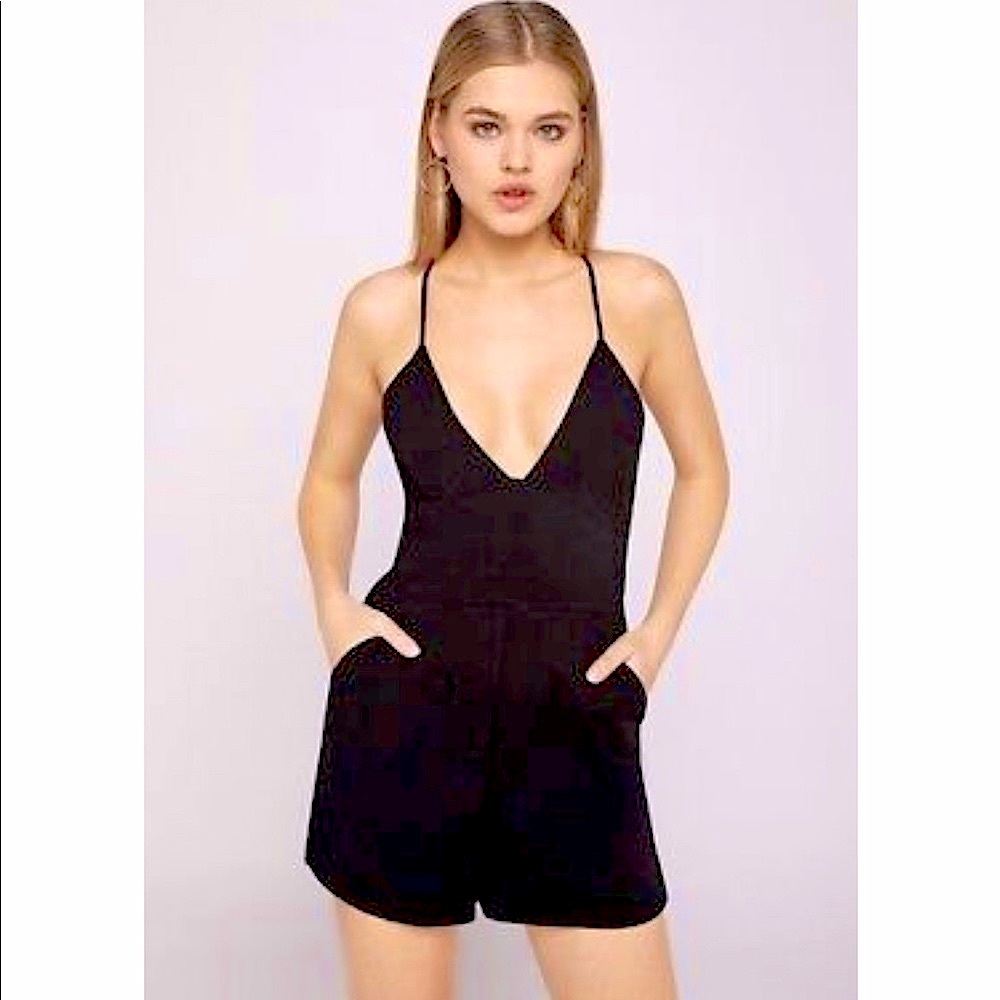 NWT BCBGeneration Womens Black Criss-cross Back Night out Party Romper Sz 0